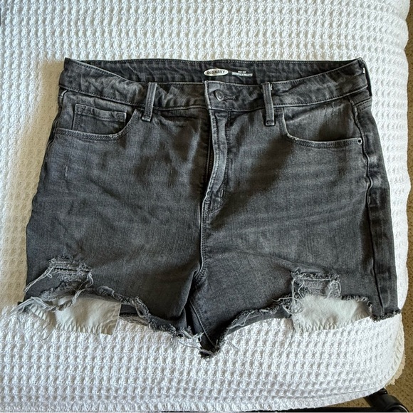 Old Navy Distressed Denim Shorts - Picture 1 of 4